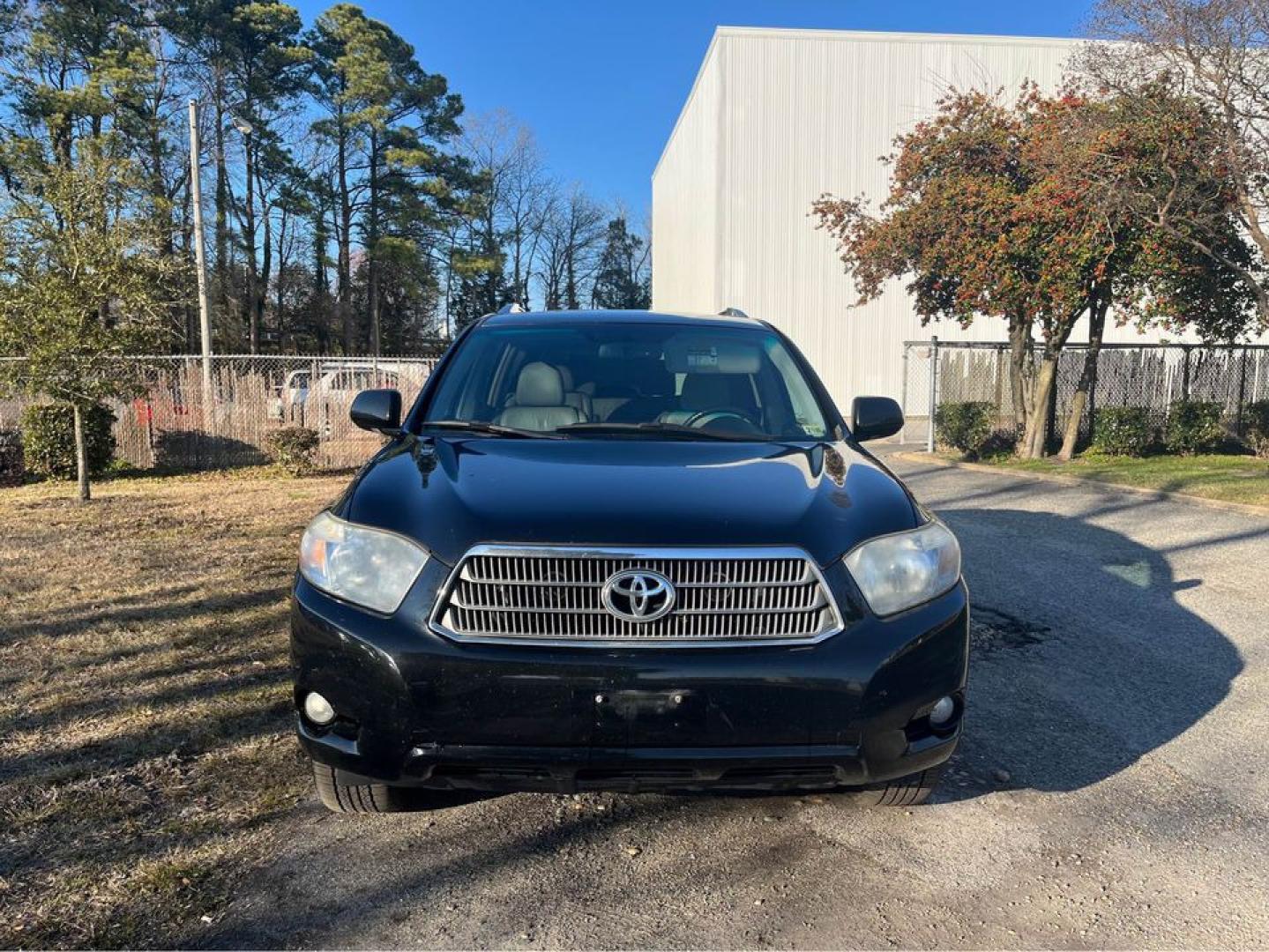 2010 Black /Gray Toyota Highlander Hybrid Limited Hybrid (JTEJW3EH1A2) with an V6 Hybrid engine, CVT transmission, located at 5700 Curlew Drive, Norfolk, VA, 23502, (757) 455-6330, 36.841885, -76.209412 - Photo#2